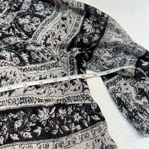 JOIE Black/White Stripe Round Neck Peasant Top 3/4 Sleeve Size XS - Picture 8 of 10